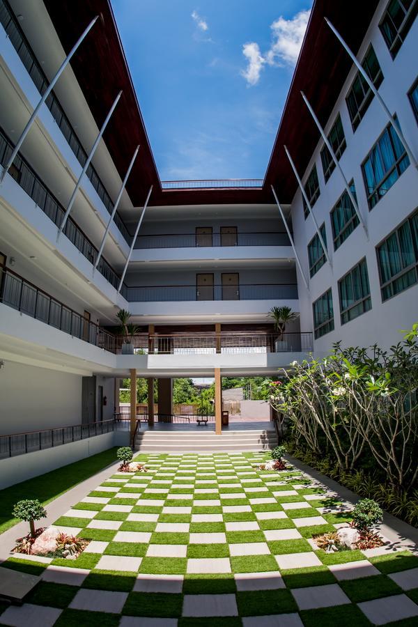 The Peak Hotel Chanthaburi Bagian luar foto